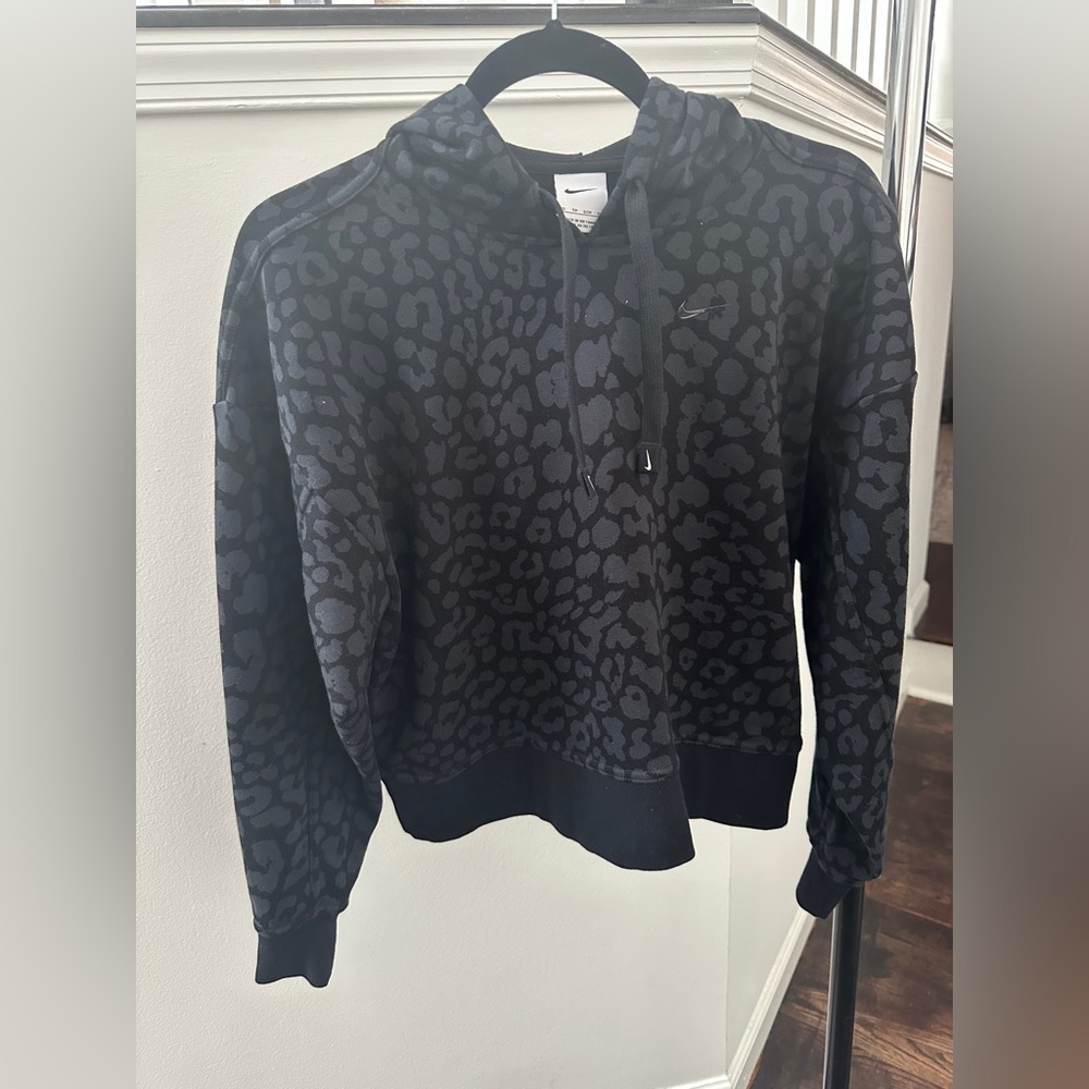 Nike hoodie, leopard print, cropped